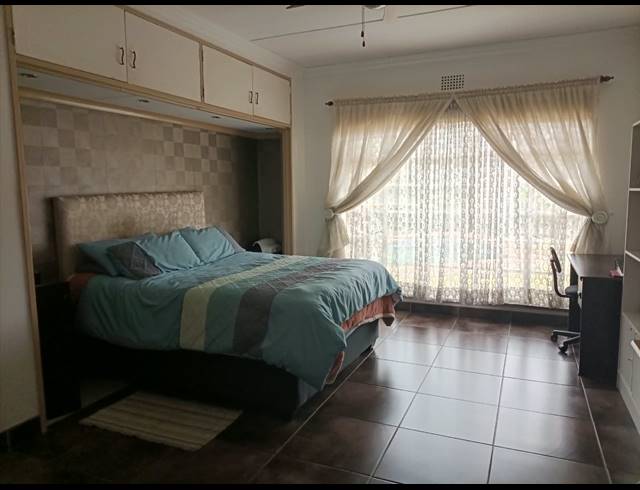 4 BEDROOM HOUSE FOR SALE IN NORKEM PARK